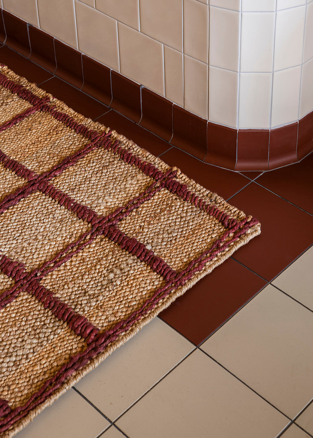 Strata Braided Jute Burgundy