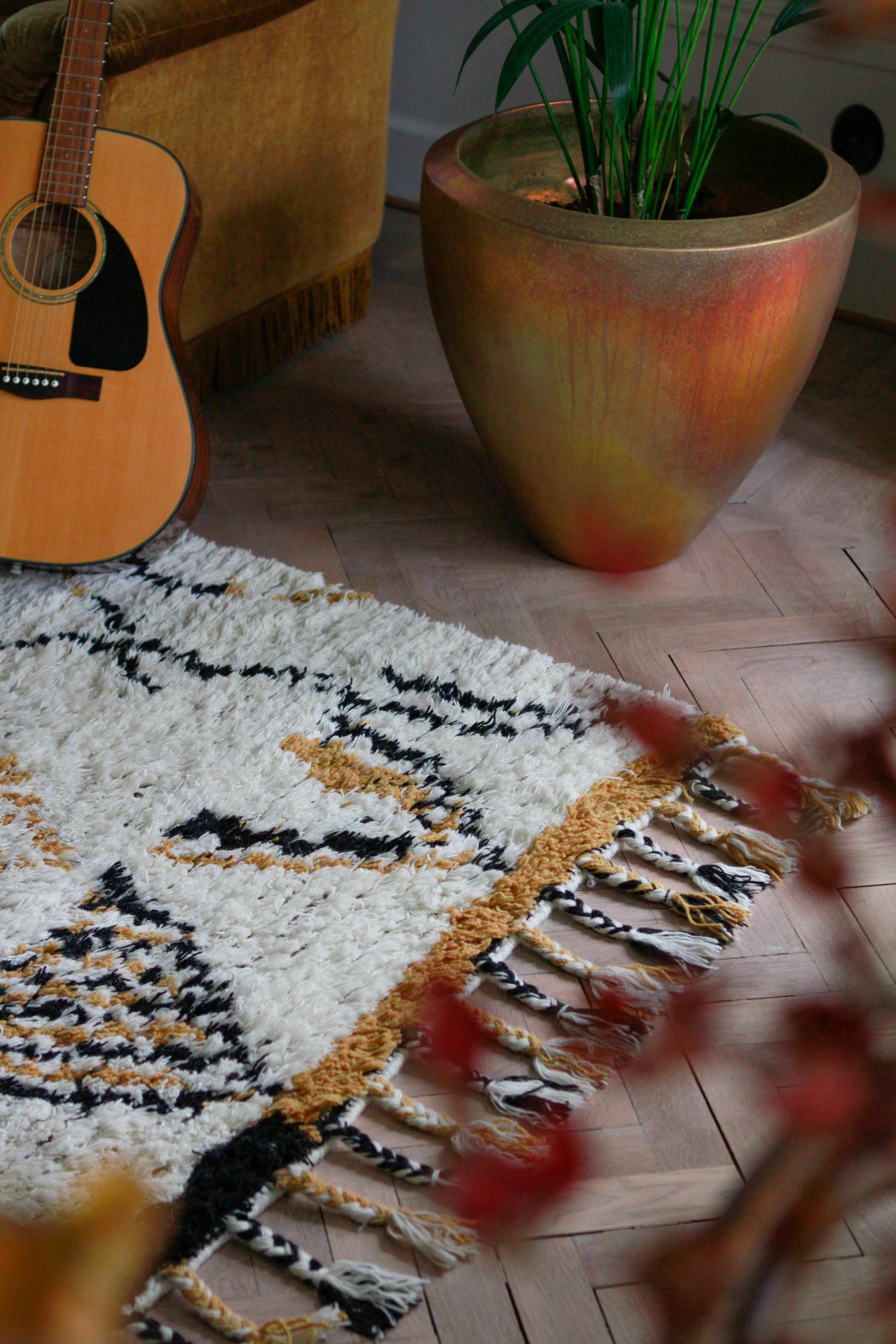 Modern Oriental Saffron